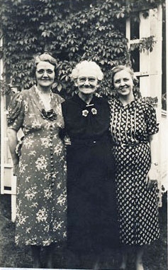 Mary Elizabeth Miles, Mary Lee McLaughlin Miles, Opal Nunneley Wilder - photo taken in circa 1930
